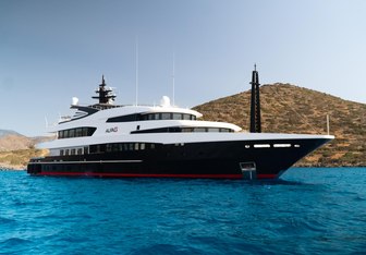 Alfa G Yacht Charter in Santorini