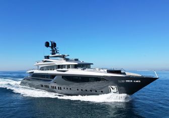 Provocateur Yacht Charter in Santorini